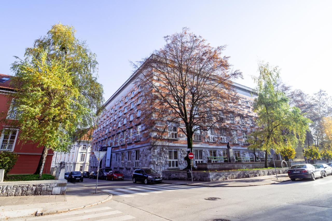 Central Living Vegova-With Parking リュブリャナ エクステリア 写真